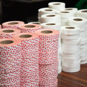 Piles de rubans prêt à être emballé