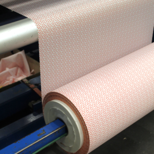 Rouleau matière mis en place sur la machine