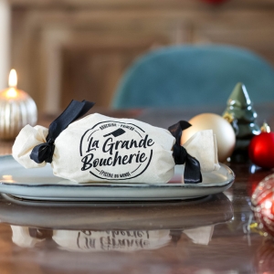 LA GRANDE BOUCHERIE : Un manchon de foie gras pour valoriser les produits festifs d’un réseau de boucheries bordelaises.