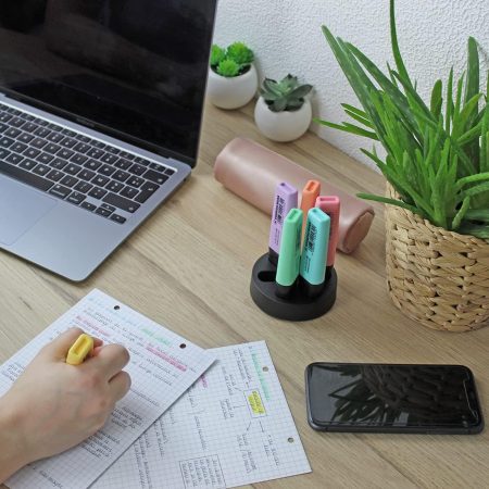 BOXAFAB – Découpe numérique de rond dans notre velours adhésif pour un concepteur d’objets en impression 3D