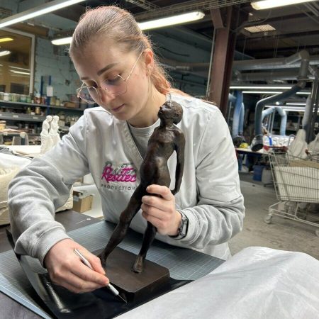 RESITEC PRODUCTION SA – Rouleaux de velours D-C-FIX pour une finition haut de gamme à destination de reproductions d’œuvres d’art