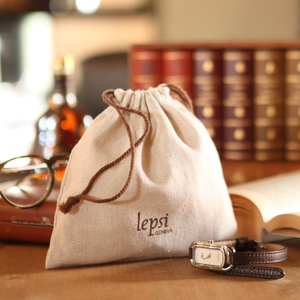 LEPSI : Un élégant pochon chevron pour une marque d’accessoires de mesure du secteur de l&rsquo;horlogerie